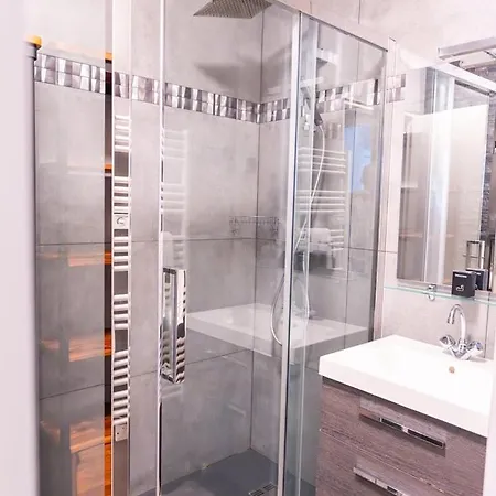 Elegance Et Bien-etre Dans Notre T2 A Apartamento *